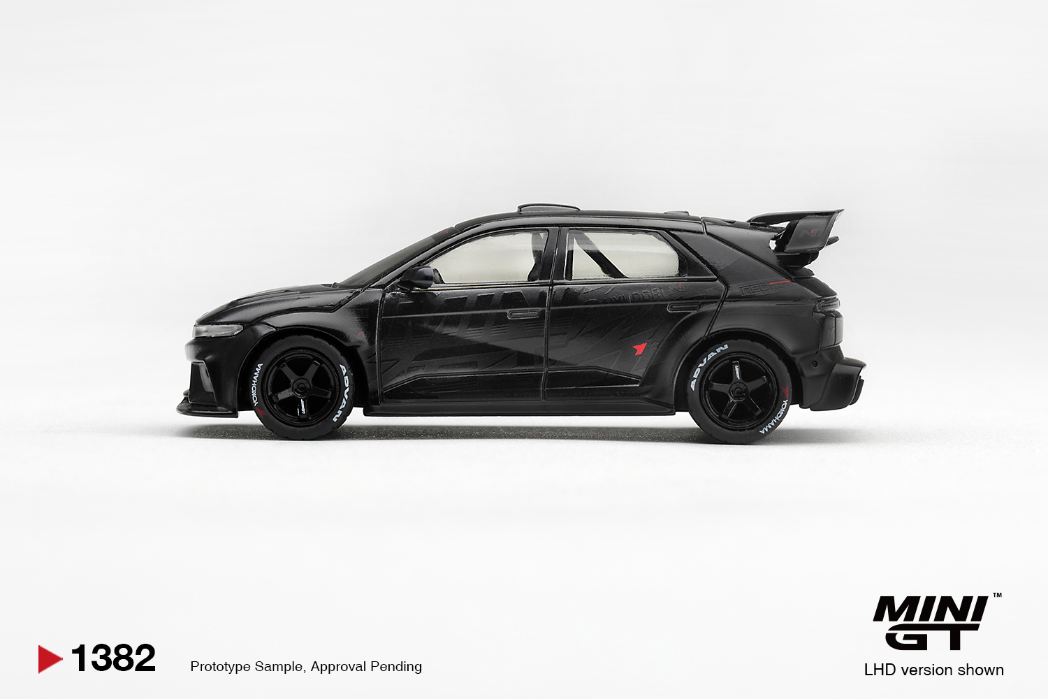Mini GT 1382 1:64 HYUNDAI IONIQ 5N RS-01T STEALTH 2025