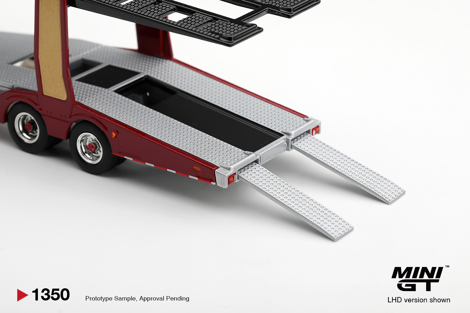 Mini GT 1350 1:64 Scania 770S A6x4NA Car Transporter V8