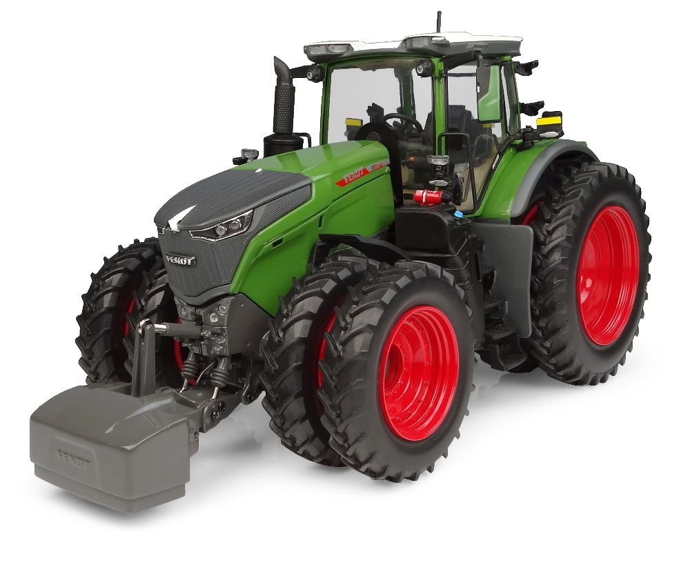 Universal Hobbies UH6876 Fendt 1052 Vario US vers. w/ dual crop tires 2026 1:32