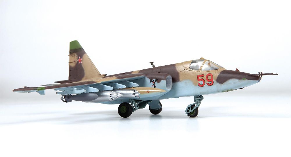 Zvezda 7312 SU-25 Frogfoot 1:72 Modellbausatz NEU OVP