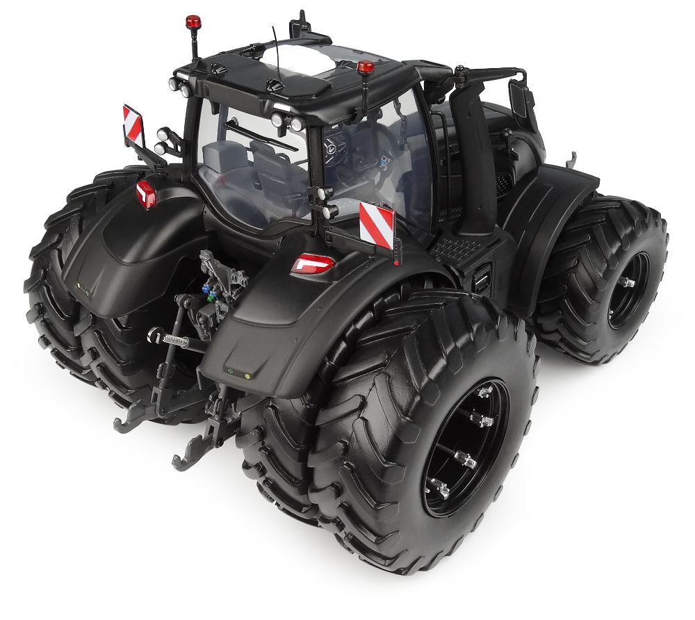 Universal Hobbies UH6819 Valtra S416 UNLIMITED double wheels matt black 1:32