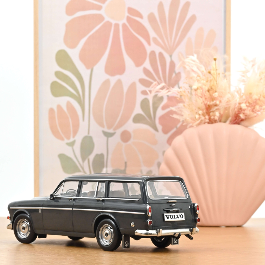 Norev 188751 Volvo Amazon Break 1966 Graphitgrau 1:18 NEU OVP