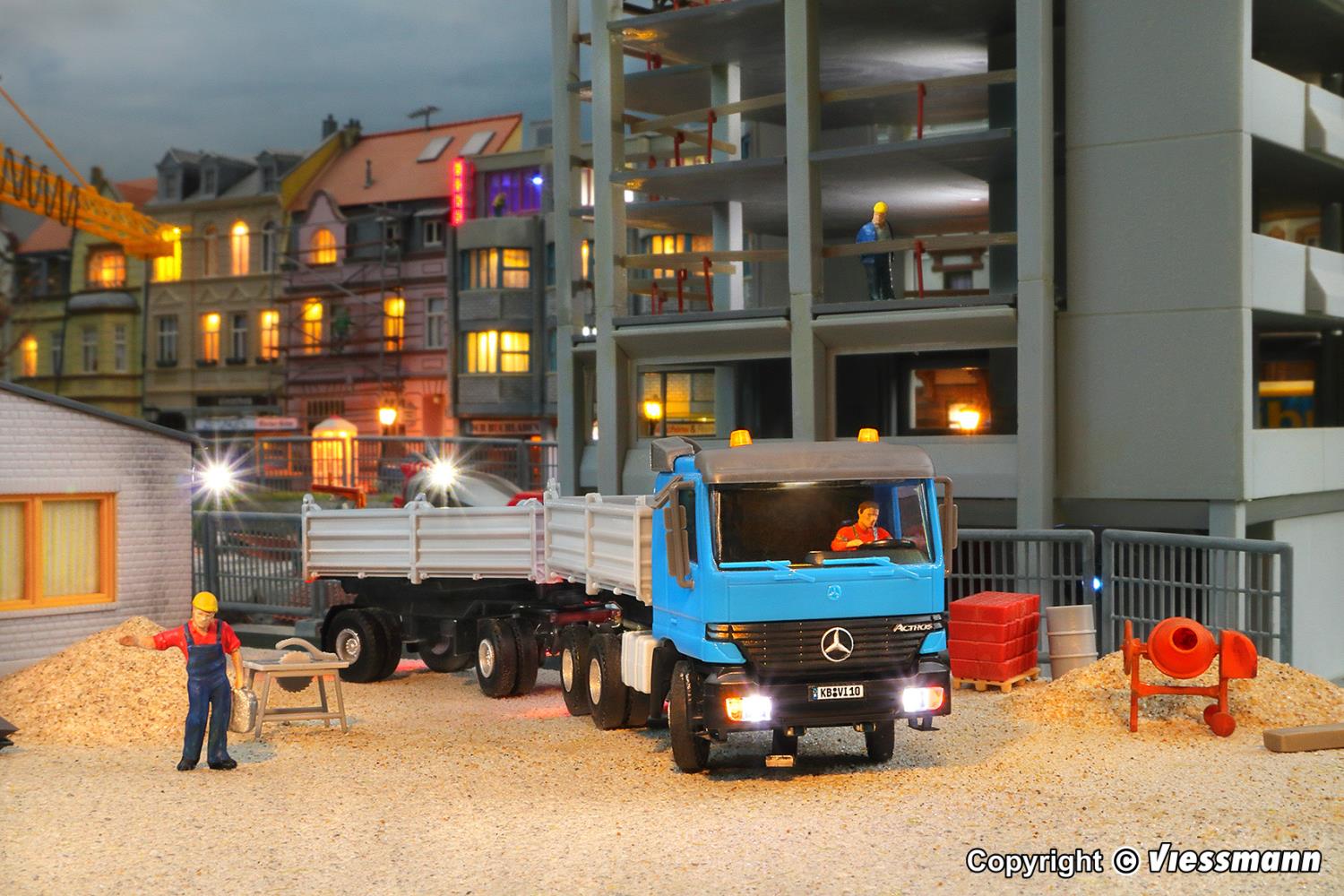 Viessmann 8010 MB ACTROS 3-achs Muldenkipper Carmotion Spur H0