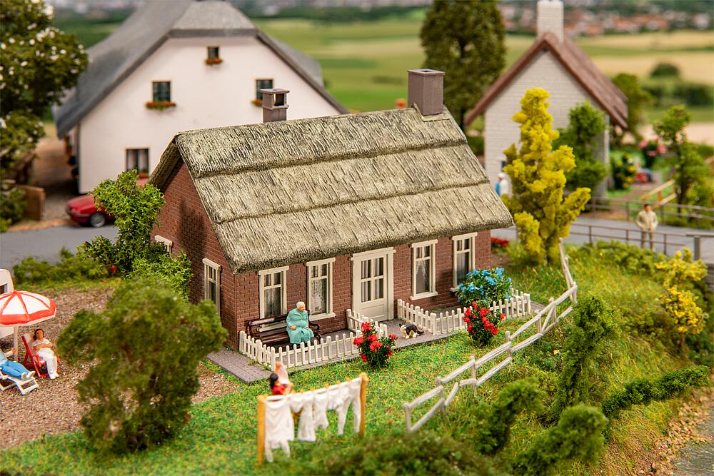 Faller 131318 Norddeutsches Reetdachhaus 1:87 Spur H0 Bausatz