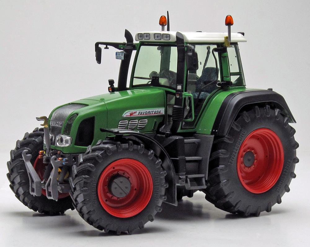 Weise Toys 1067 FENDT FAVORIT 924 Vario (2. Gen.) (1999 - 2002) - 1:32
