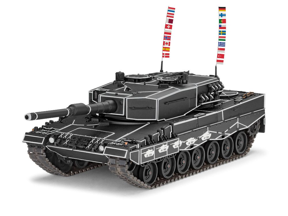 Revell 03368 Leopard 2A4 - Special Decoration 40th anniversary 1:35