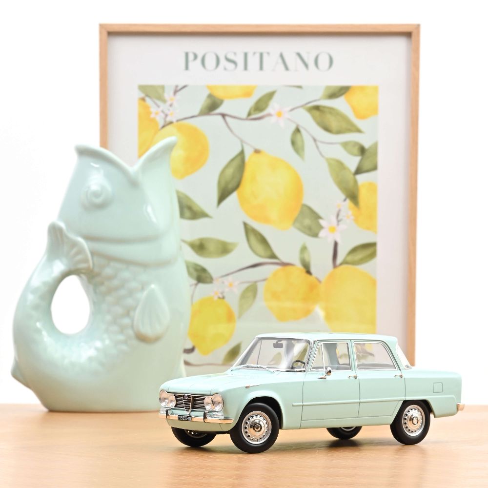 Norev 187974 Alfa Romeo Giulia TI 1964 Himmelblau 1:18 NEU OVP