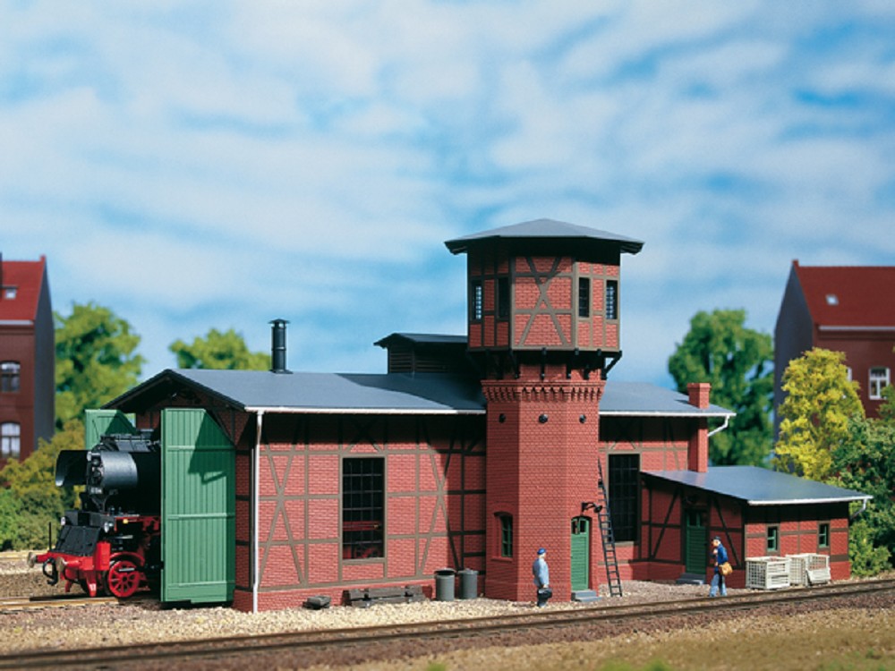 Auhagen 11400 Lokschuppen mit Wasserturm