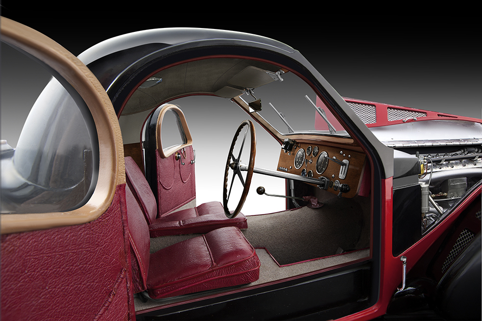 Bauer 7828-Z75 Bugatti Type 57SC Atalante 1937 rot 1:12 Neu OVP