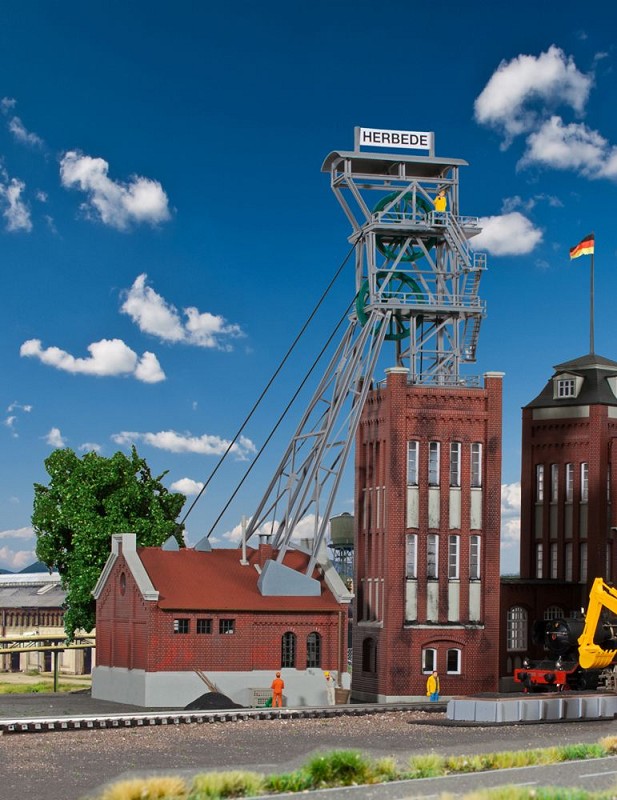 Kibri 39845 H0 Förderturm mit Maschinenhaus inkl. Antrieb - ersetzt 4984