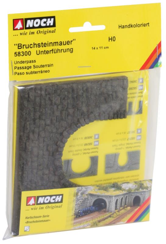 Noch 58300 Bruchsteinmauer Unterführung