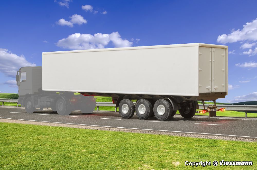 Viessmann 8226 3-achs Koffersattelauflieger mit Unterfahrschutz Spur H0
