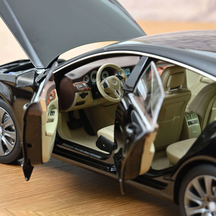 Norev 183944 MB CLS Shooting Brake 2011 Obsidianschwarz metallic 1:18
