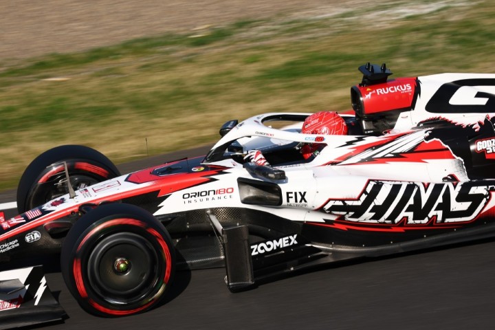 Minichamps 117260331 ESTEBAN OCON JAPANESE GP 2026 1:18