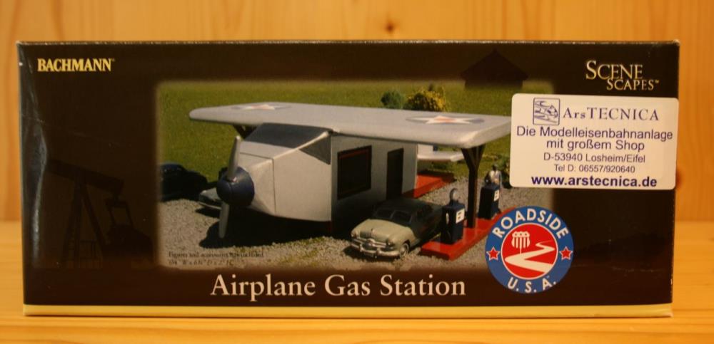 Bachmann 35201 Airplane Gas Station Tankstelle Fertigmodell 1:87 H0