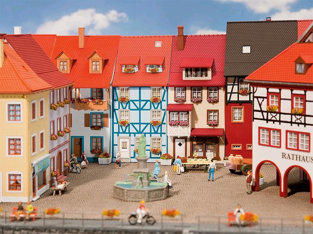 Faller 130495 2 Kleinstadthäuser mit Erker 1:87 Spur H0 Bausatz Neu OVP