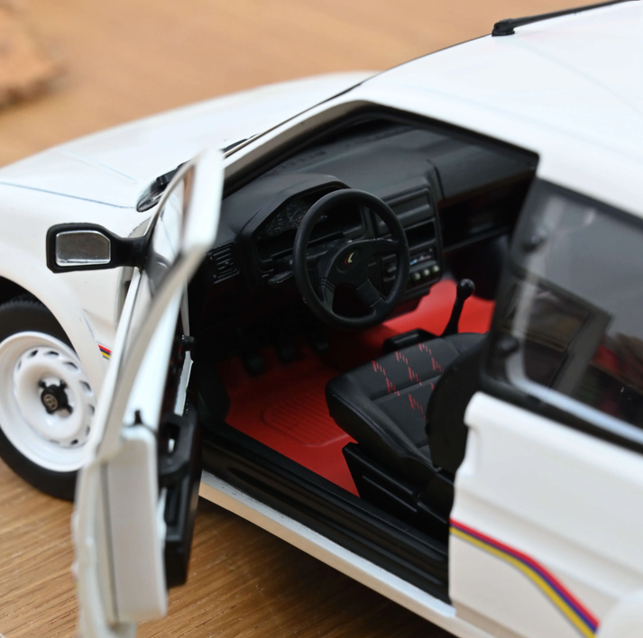 Norev 184920 Peugeot 106 Rallye 1.3 1993 Weiß 1:18 Standmodell