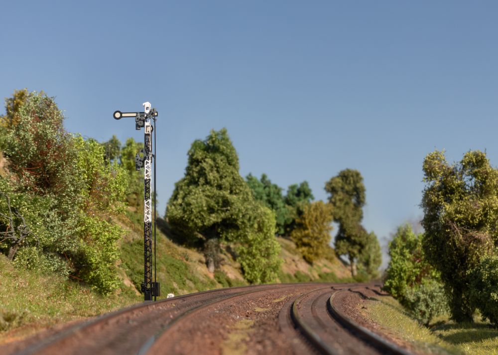 Märklin 70416 Hauptsignal mit Gittermast (Hp 0 / Hp 1 / Hp 2) Spur H0