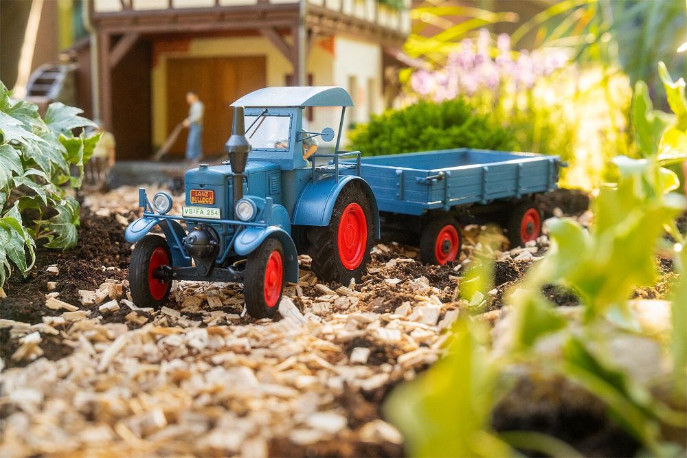 Pola 331620 Lanz Bulldog mit Anhänger 1:22,5 Spur G Bausatz Neu