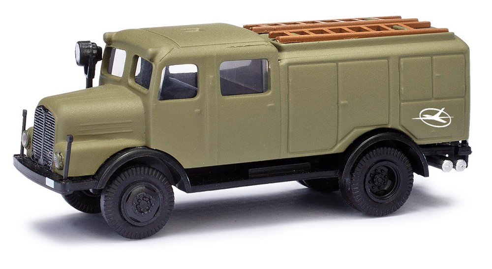 Busch 95618 ESPEWE: IFA S4000 TLF, Flughafen, Grün - 1:87 - Neu