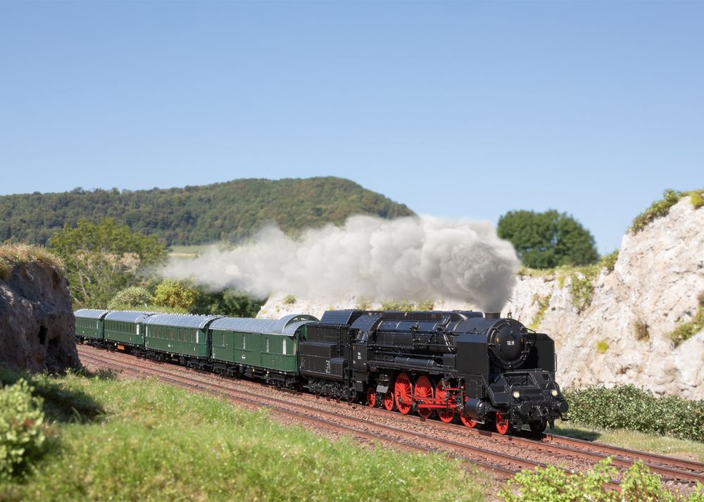 Märklin 38012 Schnellzug-Schlepptenderdampflok 12.11 (ÖBB) Spur H0