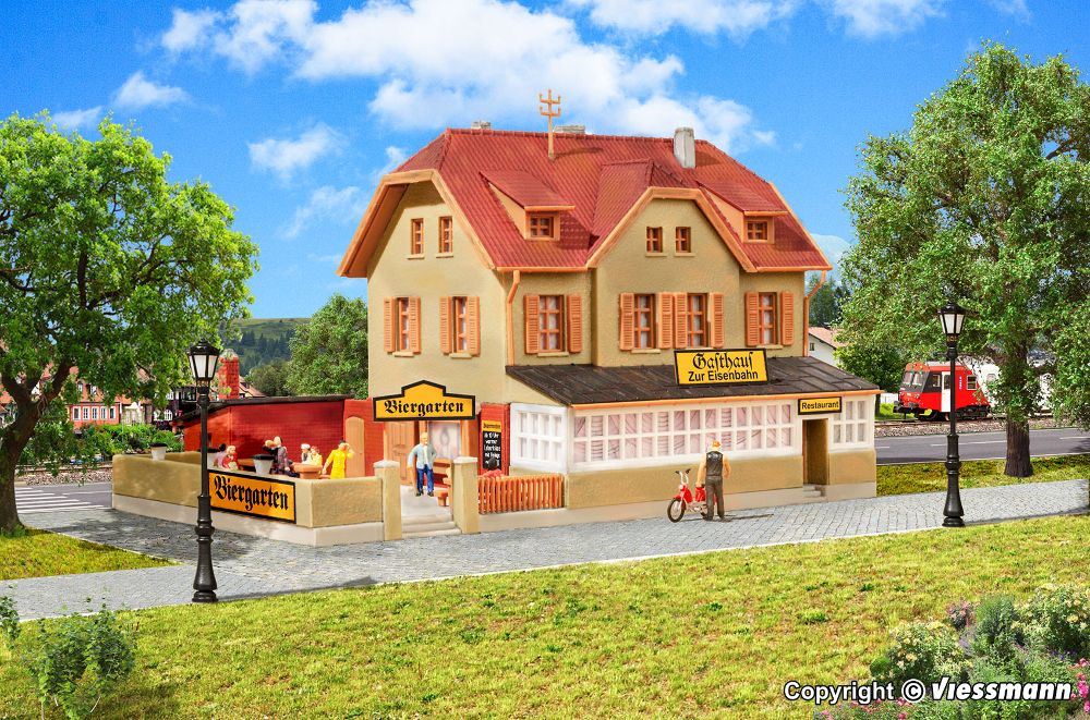 Kibri 37114 Gasthaus zur Eisenbahn mit Biergarten 1:160 Spur N