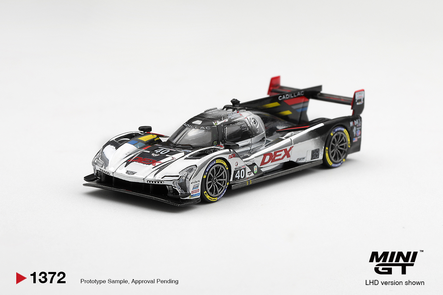 Mini GT 1372 1:64 CADILLAC V-SERIES R #40 DAYTONA 24 HRS 2025