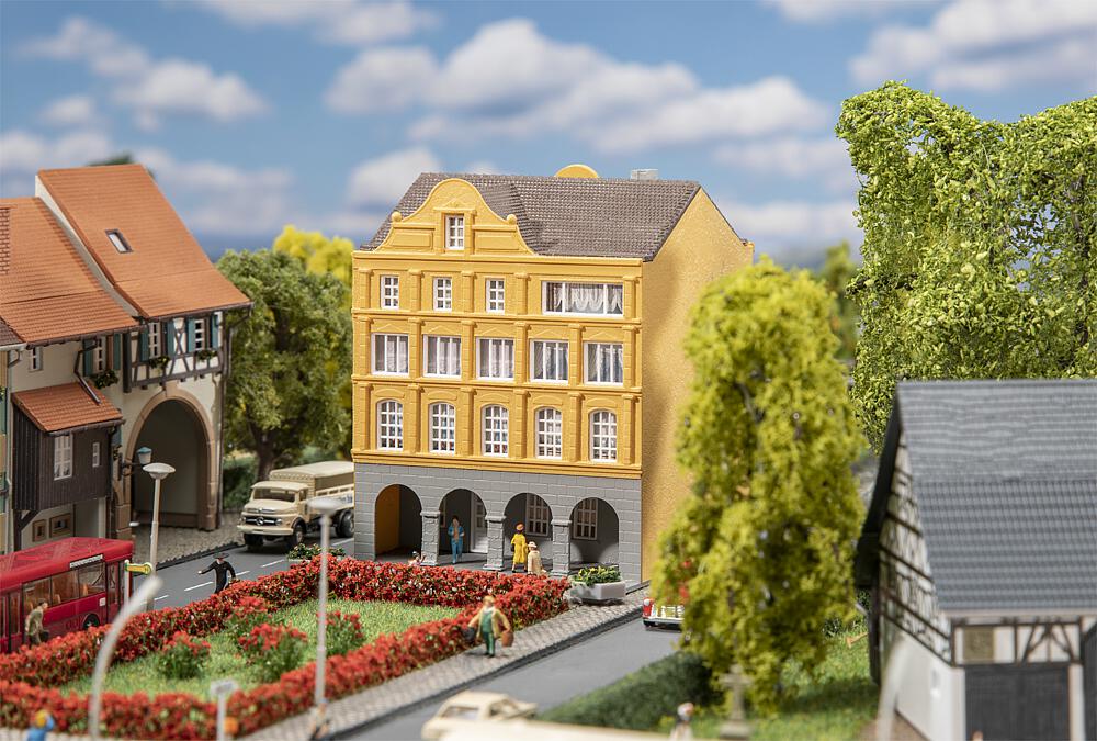 Faller 232177 Stadthaus mit Arkaden 1:160 Spur N Bausatz Neu OVP
