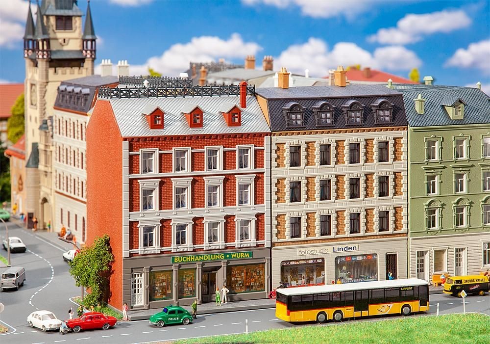 Faller 232389 2 sanierte Stadthäuser mit Ladengeschäften 1:160 Spur N Neu