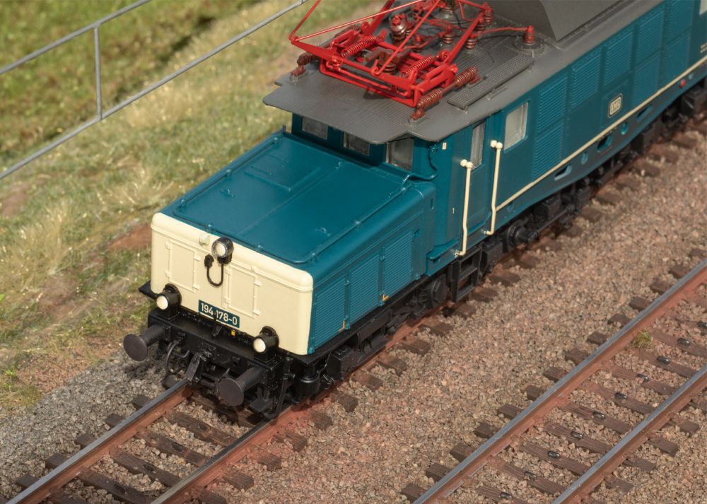 Märklin MHI 39994 Schwere Güterzug-Elektrolok BR 194 (DB) 1:87 Spur H0