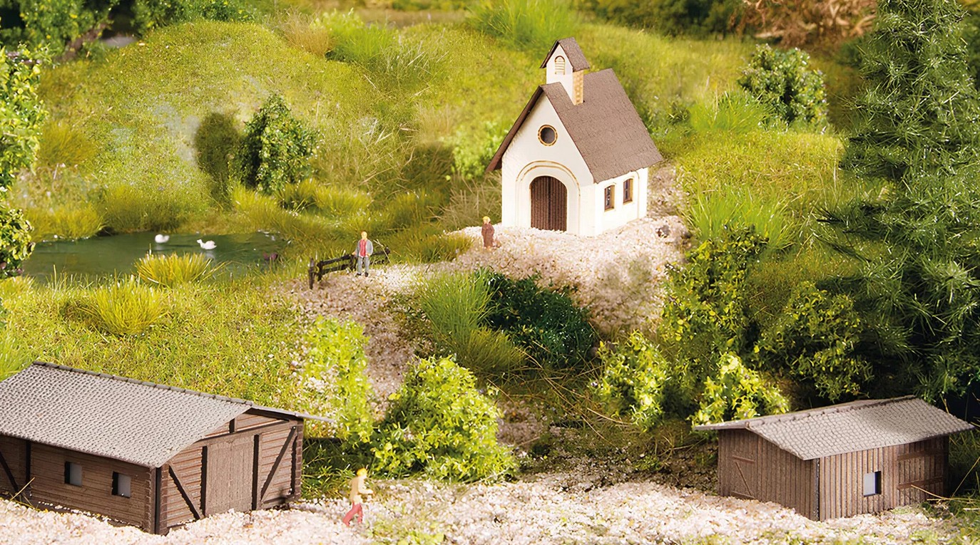 Noch 44315 Kleingebäude-Set 2 Scheunen 1 Kapelle 1:220 Spur Z