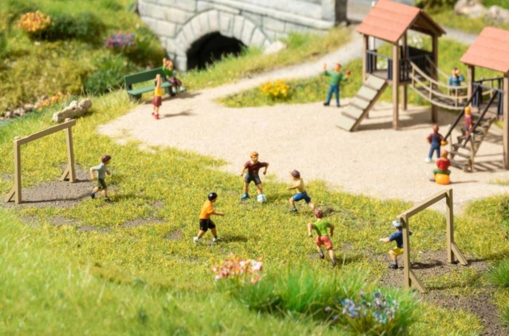 Noch 15817 Kinder auf dem Bolzplatz (Modellbau) Spur H0 NEU OVP Figuren