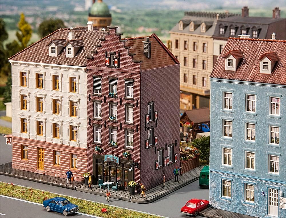 Faller 232334 Altstadthaus mit Bar 1:160 Spur N Neu OVP