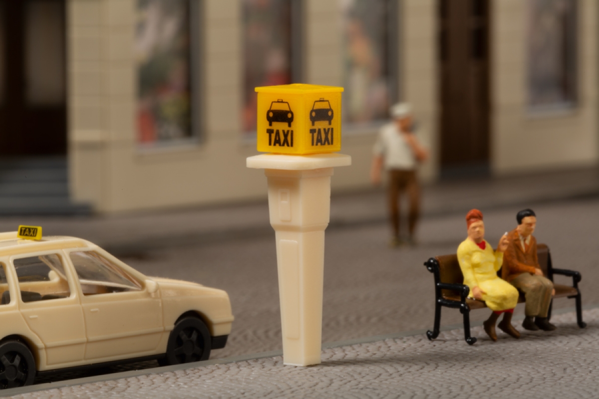 Auhagen 43676 PKW Taxi mit Rufsäulen 1:120 Spur TT Neu OVP