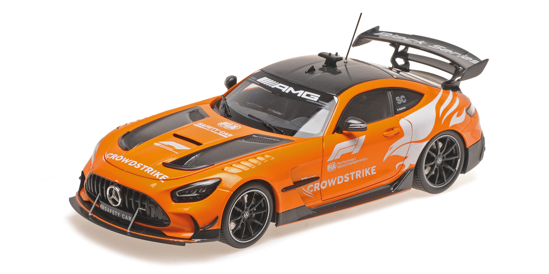 Minichamps 110032092 MERCEDES-AMG SAFETY CAR F1 SILVERSTONE 2025 1:18