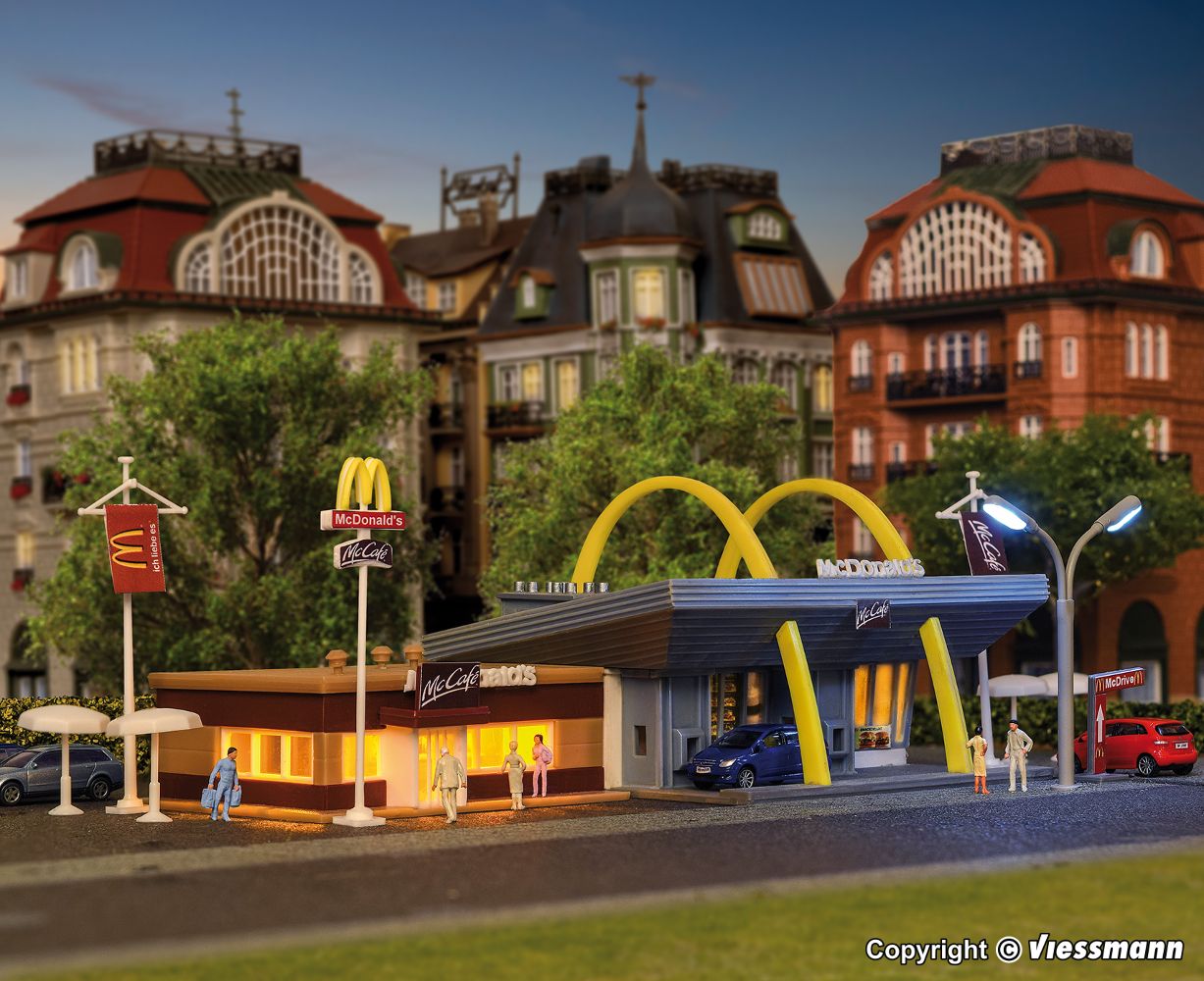 Vollmer 47766 McDonald`s Schnellrestaurant mit McCafé 1:160 Spur N
