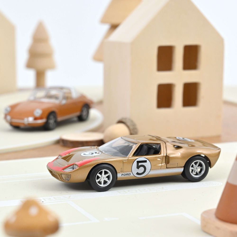 Norev 270578 Ford GT40 1966 n°5 Jet-car 1:43 Spur 0 Standmodell