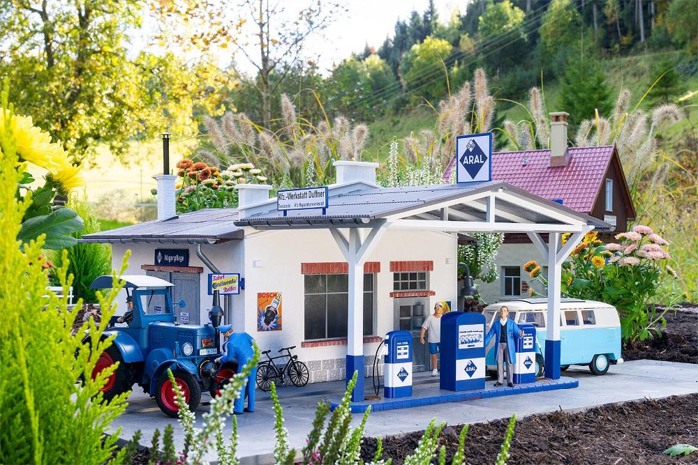Pola 330821 Tankstelle mit Werkstatt 1:22,5 Spur G Bausatz NEU
