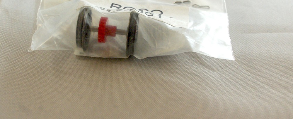 Roco 124351 Radsatz mit Haftringen und Zahnrad
