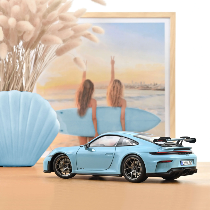 Norev 187000 Porsche 911 GT3 mit Weissach-Paket 2025 Gulfblau 1:18