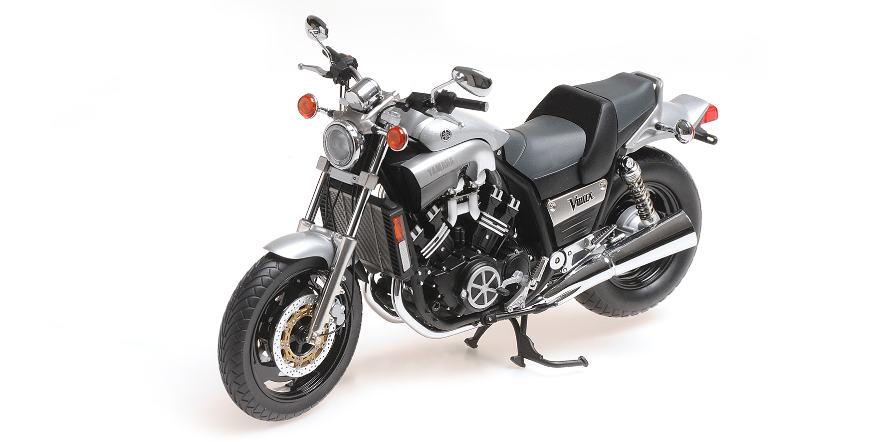 Minichamps 122163702 YAMAHA VMAX 1993 SILVER METALLIC 1:12 Neu OVP
