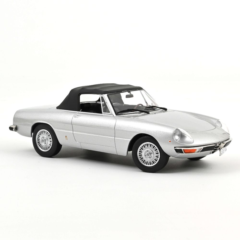 Norev 187884 Alfa Romeo 2000 Spider 1973 Silbergrau metallic 1:18