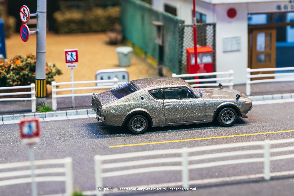 Tarmac Works T64G-087-SL 1:64 NISSAN SKYLINE 2000GT-R (KPGC110) SILVER 1969