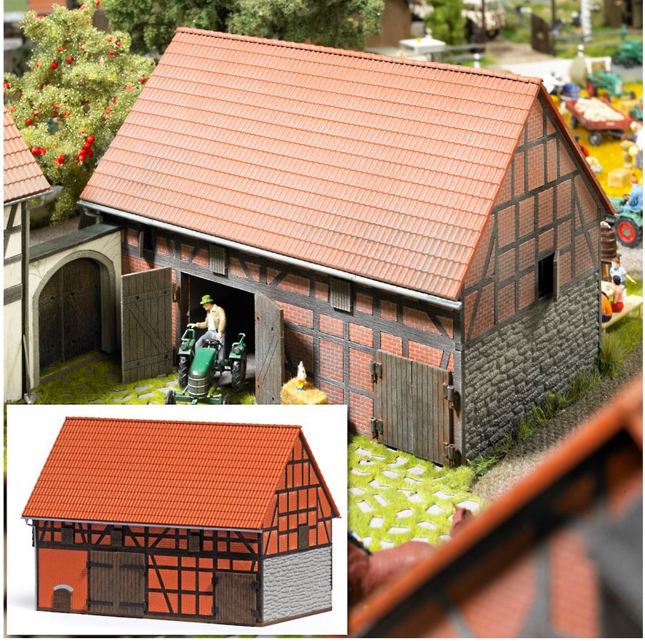 Busch 1506 Bauernhof: Scheune mit kleinem Stall - Spur H0 - Neu