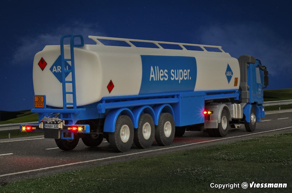 Viessmann 8120 MB ACTROS 2-achs Zgm ARAL Tankauflieger Spur H0