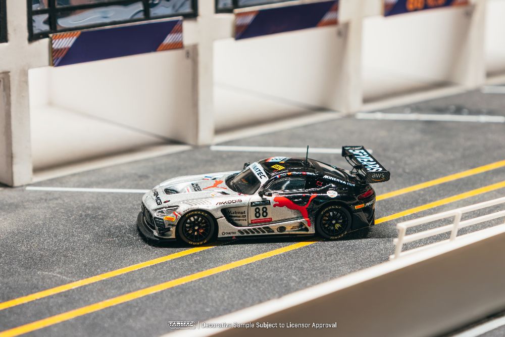 Tarmac Works T64-062-22SPA88 1:64 MERCEDES-BENZ AMG GT GT3 #88 JULES GOUNON