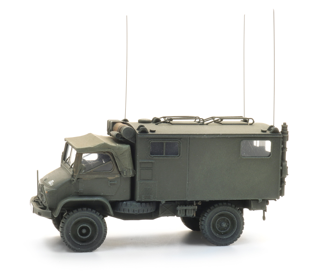 Artitec 6870777 BRD Unimog 404s Funkkoffer gelboliv