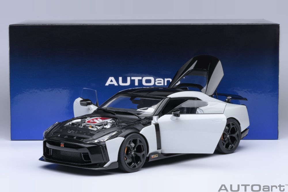 AUTOart 77511 Nissan GT-R50 by Italdesign (Metallic White/Black) 1:18