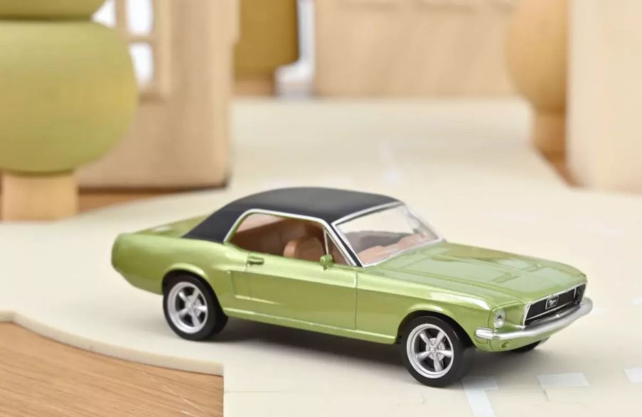 Norev 270585 Ford Mustang Coupe 1968 Grün Metallic Jet-car 1:43