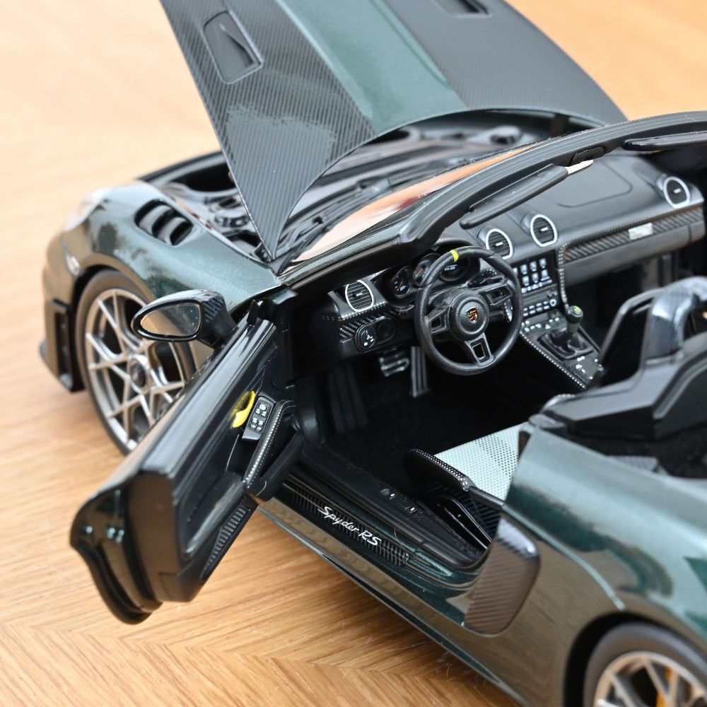 Norev 187272 Porsche 718 Spyder RS mit Weissachpaket 2023 1:18